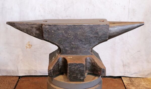 664 lb North German Double Horn Blacksmith Anvil