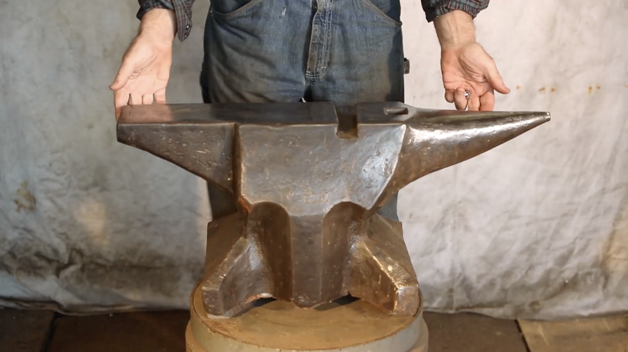 381 lb German Church Windows Anvil