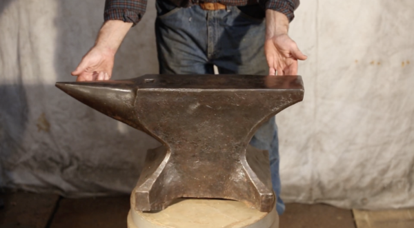 365 lb German Church Windows Anvil