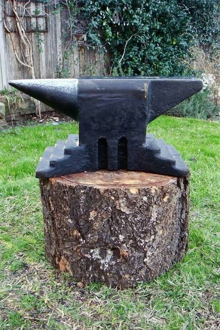 330lbs Austrian step anvil